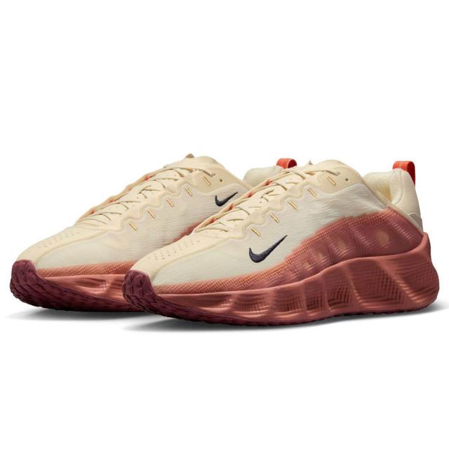 [ナイキ] エーヴァ ローヴァー [AVA ROVER] フォスル/コズミッククレイ/キャニオンラスト/ブラック DX4215-204