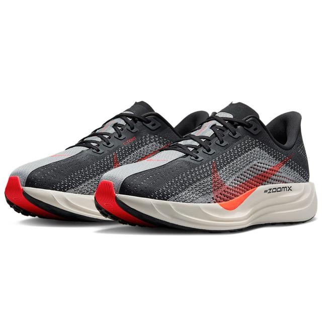 [ナイキ] ペガサス プラス [Pegasus Plus] アンスラサイト/ライトスモークグレー/ファントム/ブライトクリムゾン FQ7262-007