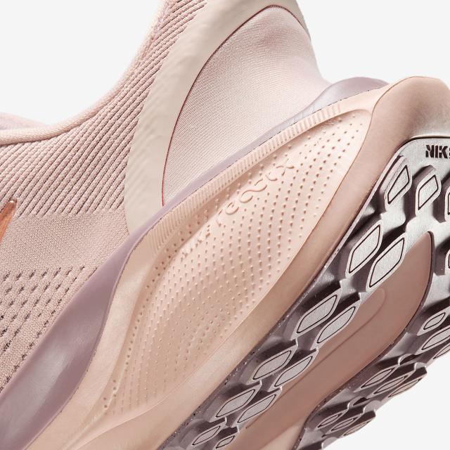 [ナイキ] ペガサス イージーオン [W Pegasus EasyOn] シルトレッド/トープグレー/パーティクルピンク/メタリックローズゴールド FQ7844-601 ナイキ] ペガサス イージーオン [W Pegasus EasyOn] シルトレッド