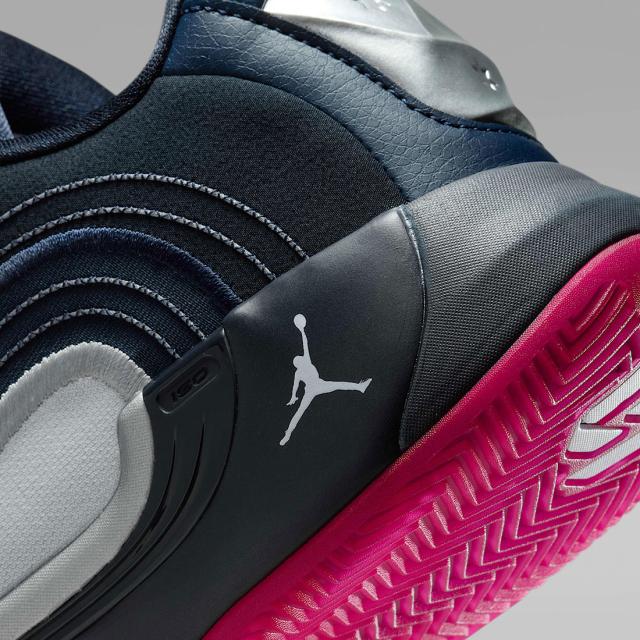 [ナイキ] ルカ 4 PF ナビドール [LUKA 4 PF "Navidor"] ダークオブシディアン/ブラック/ピンクプライム/メタリックシルバー HF0824-400