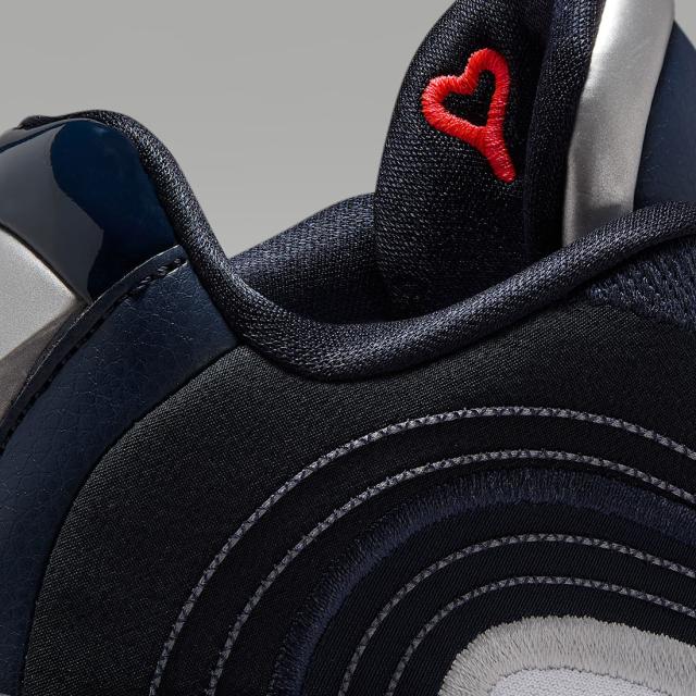 [ナイキ] ルカ 4 PF ナビドール [LUKA 4 PF "Navidor"] ダークオブシディアン/ブラック/ピンクプライム/メタリックシルバー HF0824-400