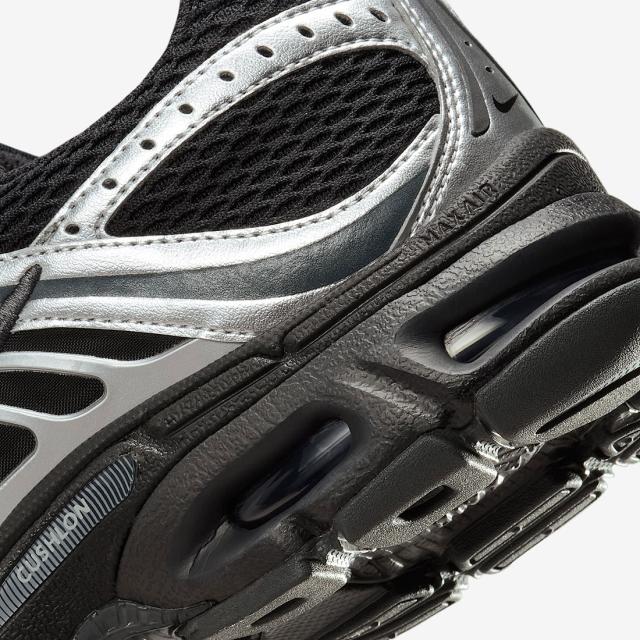 ナイキ] エア マックス モト 2K [W AIR MAX モト 2K] ブラック