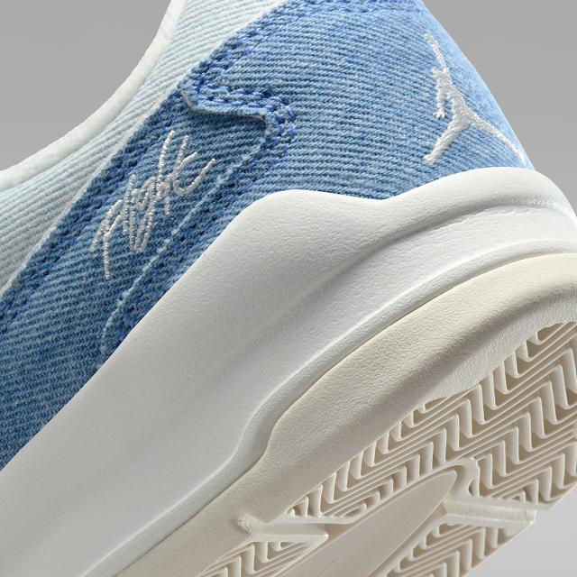 ナイキ] ジョーダン フライト コート SE [W JORDAN FLIGHT COURT SE