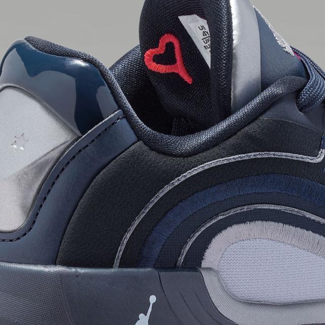 [ナイキ] ルカ 4 [J LUKA 4 "Navidor"] ダークオブシディアン/ブラック/ピンクプライム/メタリックシルバー HJ5225-400