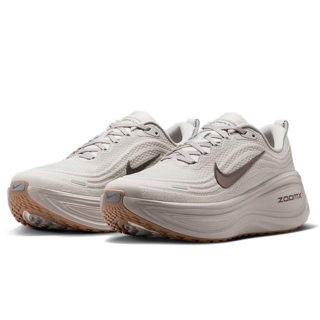 [ナイキ] ボメロ プラス [Vomero Plus] カレッジグレー/ライトアイアンオール/ガムミディアムブラウン/ミディアムアッシュ HV8150-005