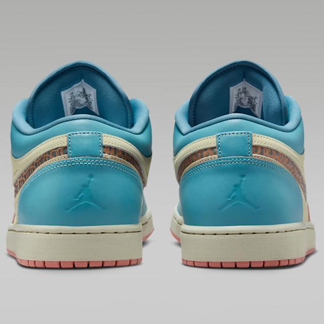 [ナイキ] エア ジョーダン 1 ロー SE [Air Jordan 1 Low SE] デニムターコイズ/レブスターダスト/ライトストーン/スモーキーブルー IM8120-464