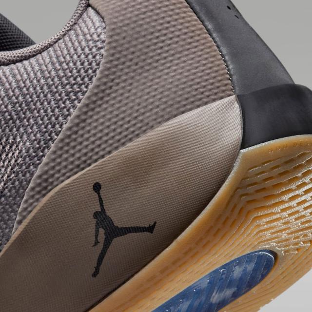 [ナイキ] ルカ .77 PF ガム [LUKA .77 PF "Gum"] ケイブストーン/ガムライトブラウン/ミディアムアッシュ/ブラック HF0819-200