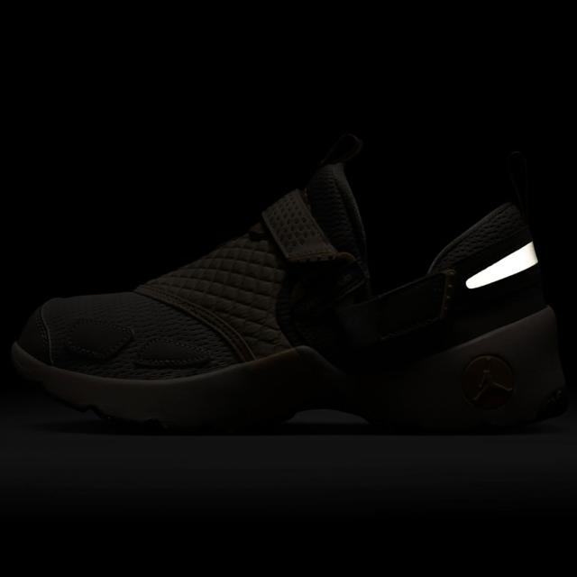 ナイキ] ジョーダン トランナー LX [W JORDAN TRUNNER LX] ライト 