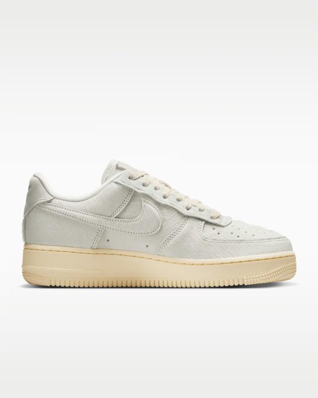 [ナイキ] エア フォース 1 '07 [WMNS AIR FORCE 1 '07] セイル/モスリン/セイル II7398-100