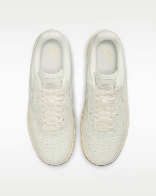 [ナイキ] エア フォース 1 '07 [WMNS AIR FORCE 1 '07] セイル/モスリン/セイル II7398-100