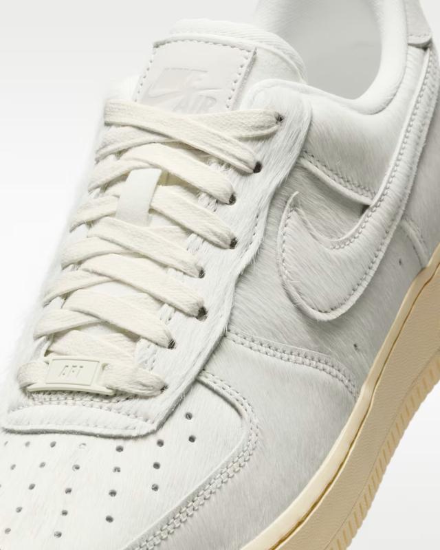 [ナイキ] エア フォース 1 '07 [WMNS AIR FORCE 1 '07] セイル/モスリン/セイル II7398-100