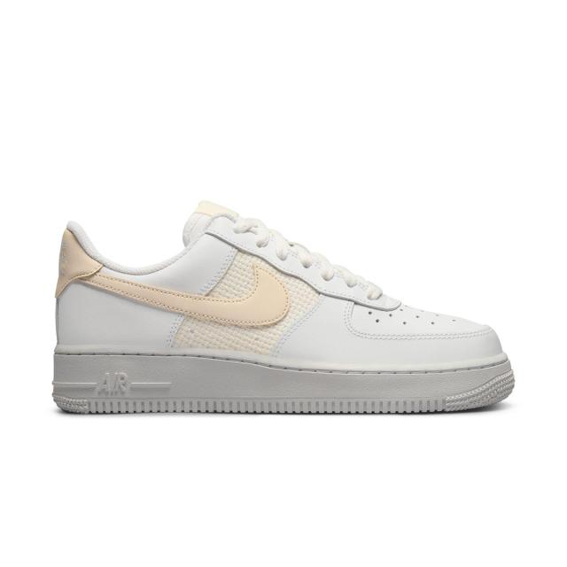 ナイキ] エア フォース 1 '07 ESS [W Air Force 1 '07 ESS] ホワイト