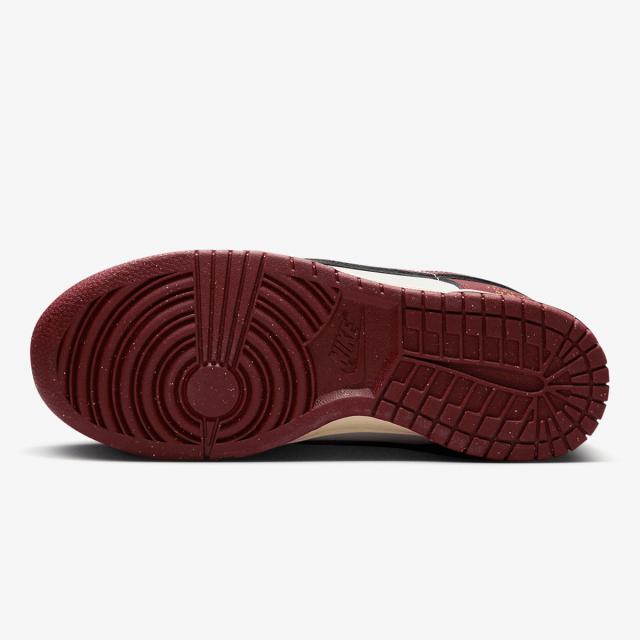 ナイキ] ダンク ロー SE [W DUNK LOW SE] ホワイト/チームレッド