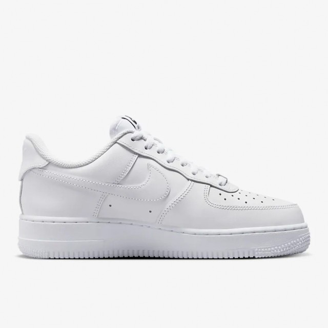 ナイキ] エア フォース 1 07 フライイーズ [W AIR FORCE 1 07 FlyEase