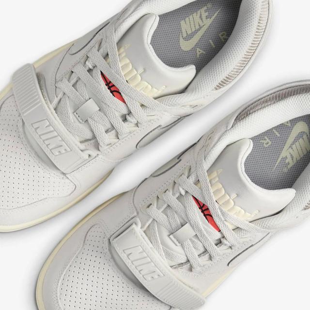 [ナイキ] エア アルファ フォース 88 [AIR FORCE 1 LOW RETRO] ライトボーン/ココナッツミルク/コブルストーン/ライトボーン FN6594-001 日本国内正規品