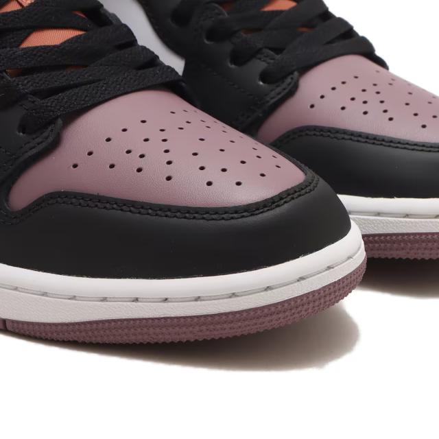 [ナイキ] エア ジョーダン 1 ロー SE [AIR JORDAN 1 LOW SE] ホワイト/スカイJ オレンジ/スカイJモーブ/ブラック FB9907-102 ナイキジャパン正規品