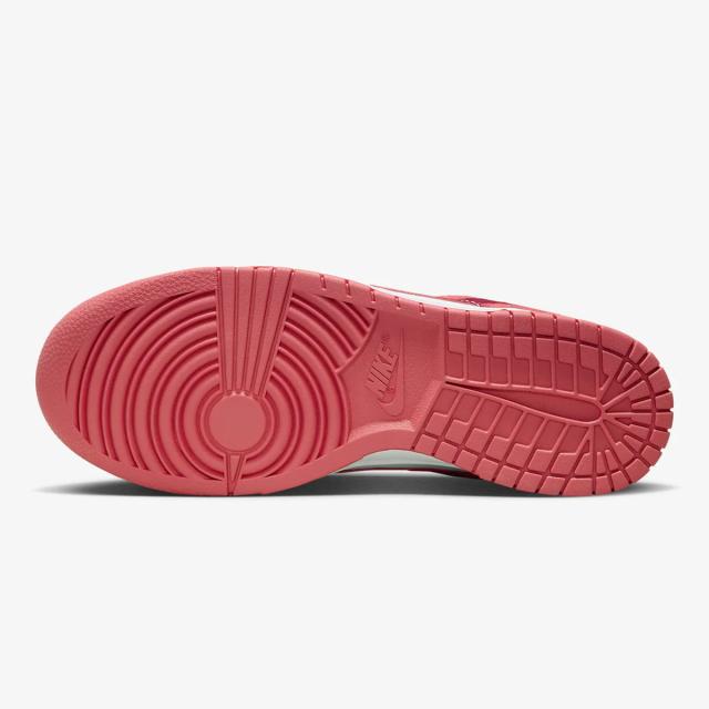 [ナイキ] ダンク LOW [W DUNK LOW] ホワイト/アドービ/ドラゴンレッド/チームレッド FQ7056-100