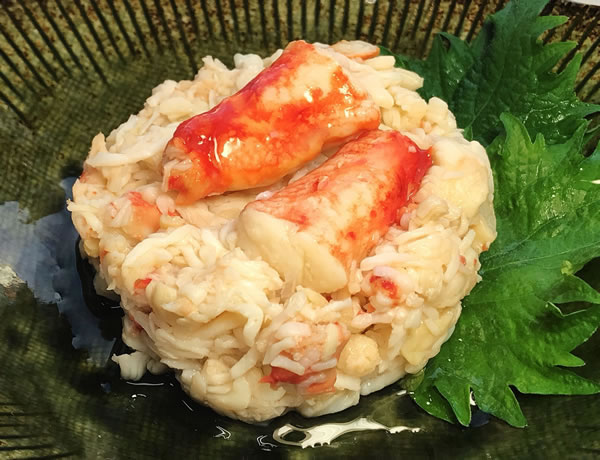 【送料無料】（株）ストー　たらばがに脚肉付き３缶　【ギフト館】_1