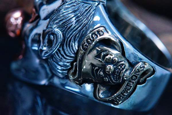 シルバーアクセサリー ピエロ 道化師 ツーフェイス タトゥー ゴールド 