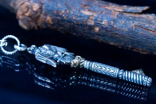 双頭の鷲 紋章 フリーメイソン プロビデンスの目 王冠 鍵 キー