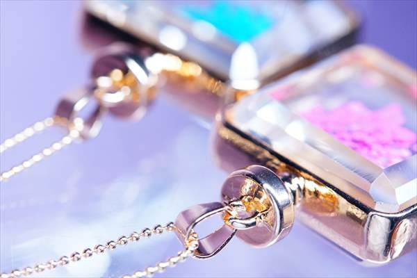 ドライフラワー(アジサイ／紫陽花)入り アトマイザー風香水ボトル