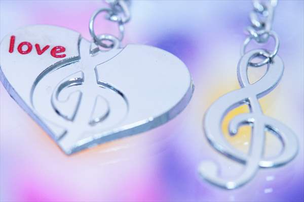 ト音記号♬リングキーホルダー♡ ペア ハート ト音記号 音符 love