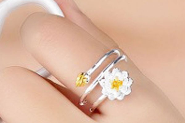 蓮の花 フラワー リング 指輪 ジュエリー レディース イエロー