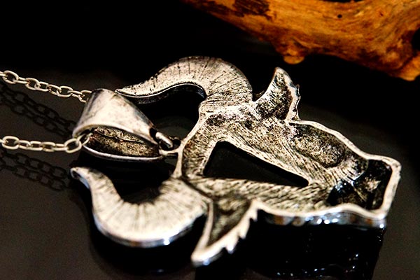 【ほぅ】天然アバロンシェルのレイモチーフネックレストップ ほぅ】天然アバロンシェルのレイモチーフネックレストップ ほぅ