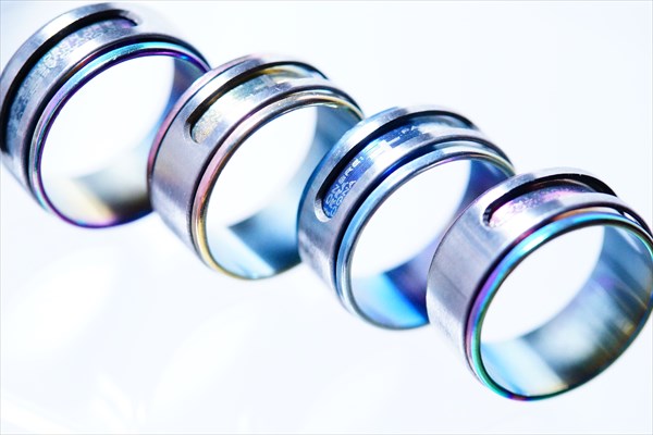 ルード系聖書文字 クロスデザイン 回転するシルバーカバーリング虹色レインボースピンステンレス製リングの通販はau Pay マーケット アクセサリー通販 Farice