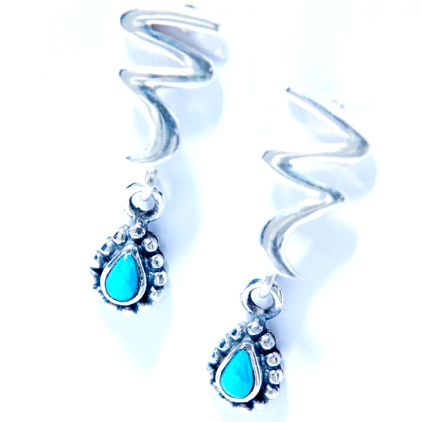 天然石 ターコイズ サンダー 雷 モチーフドロップデザイン ユニセックス インディアンジュエリー シルバー925 スタッドピアスの通販はau Pay マーケット アクセサリー通販 Farice