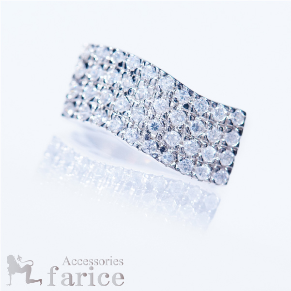ゴージャスなホワイトキュービックジルコニアのパヴェジュエリーウェーブリング【14号】の通販は