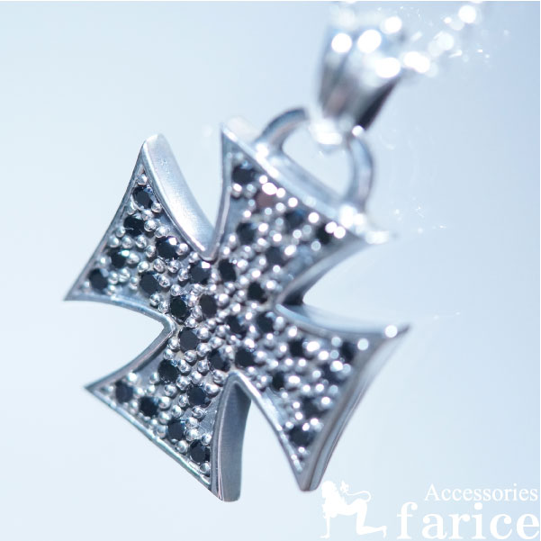 クロスパティ 鉄十字紋章 ブラックジルコニア パヴェ装飾 シルバー925 ペンダント ネックレスの通販は 7,674円