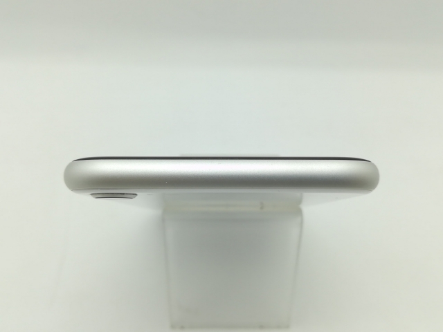 【中古】Apple 海外版 【SIMフリー】 iPhone SE（第2世代） 128GB ホワイト【OSU301】保証期間１ヶ月【ランクC】