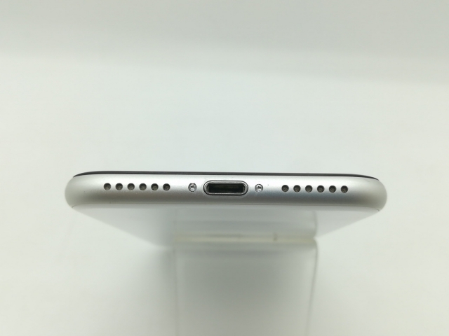 【中古】Apple 海外版 【SIMフリー】 iPhone SE（第2世代） 128GB ホワイト【OSU301】保証期間１ヶ月【ランクC】
