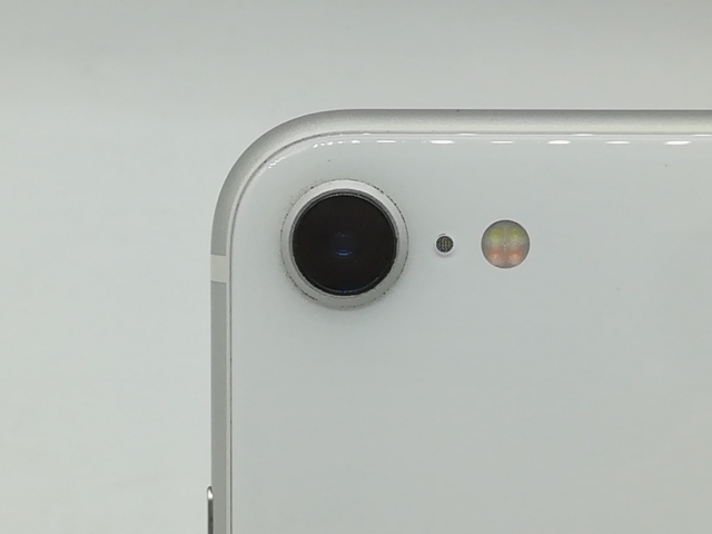 【中古】Apple 海外版 【SIMフリー】 iPhone SE（第2世代） 128GB ホワイト【OSU301】保証期間１ヶ月【ランクC】