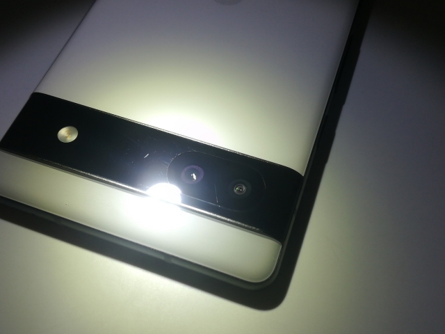 【中古】Google au 【SIM無償性】 Pixel 6a 車輪止め 6GB 128GB GB17L【OSU301】言いはなつ継続期間１ヶ月【位置づけるB】