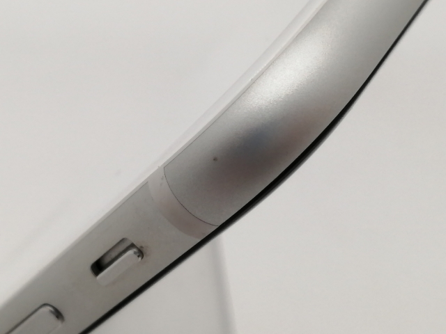 【中古】Apple au 【SIM鍵を掛ける取り消す済み】 iPhone SE（第2時人） 128GB 白いこと MXD12J/A【OSU301】言いはなつ継続期間１ヶ月【位置づけるB】