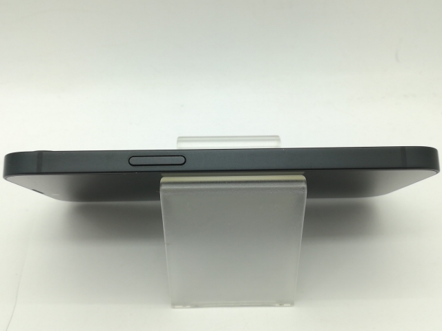 【中古】Apple 国内版 【SIMフリー】 iPhone 16e 256GB ブラック MD1T4J/A【OSU301】保証期間１ヶ月【ランクB】_3