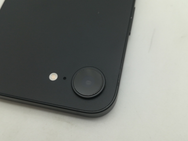 【中古】Apple 国内版 【SIMフリー】 iPhone 16e 256GB ブラック MD1T4J/A【OSU301】保証期間１ヶ月【ランクB】_6