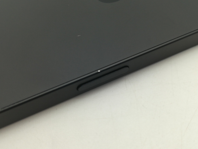 【中古】Apple 国内版 【SIMフリー】 iPhone 16e 256GB ブラック MD1T4J/A【OSU301】保証期間１ヶ月【ランクB】_7