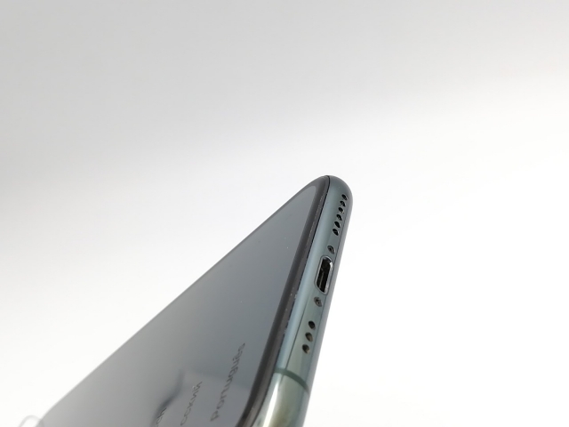 【中古】Apple au 【SIMロック解除済み】 iPhone 11 Pro 256GB ミッドナイトグリーン MWCC2J/A【ECセンター】保証期間１ヶ月【ランクB】_4