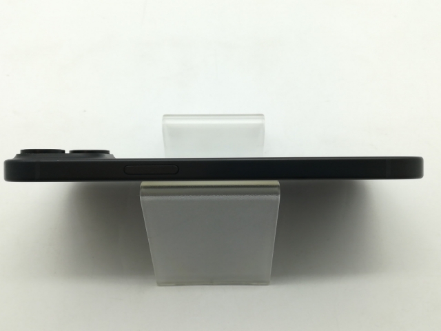 【中古】Apple docomo 【SIMフリー】 iPhone 15 128GB ブラック MTMH3J/A【OSU301】保証期間１ヶ月【ランクB】