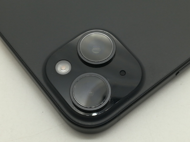 【中古】Apple docomo 【SIMフリー】 iPhone 15 128GB ブラック MTMH3J/A【OSU301】保証期間１ヶ月【ランクB】