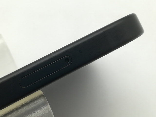 【中古】Apple docomo 【SIMフリー】 iPhone 15 128GB ブラック MTMH3J/A【OSU301】保証期間１ヶ月【ランクB】