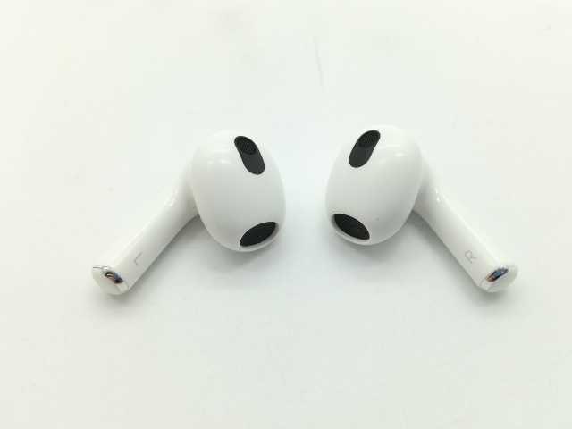 AirPods(第3世代) Magsafe充電 超美品 （世界有名な AirPods Pro
