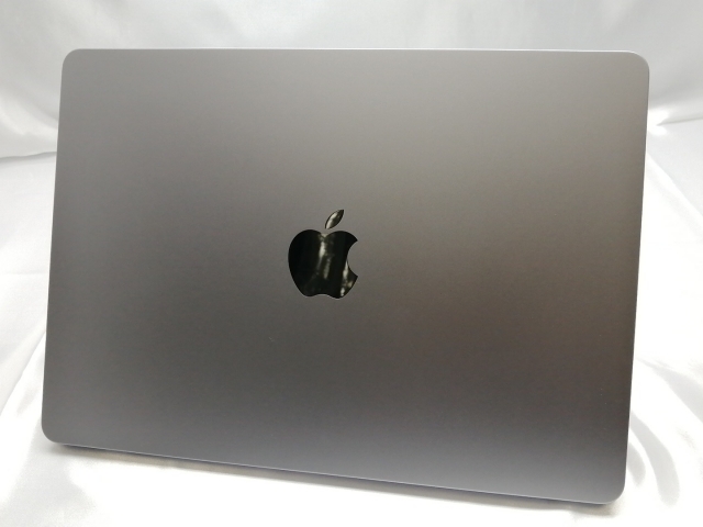 【中古】Apple MacBook Air 13インチ M2(CPU:8C/GPU:8C) 8GB/256GB スペースグレイ MLXW3J/A (M2,2022)【ECセンター】保証期間１ヶ月【ランクB】