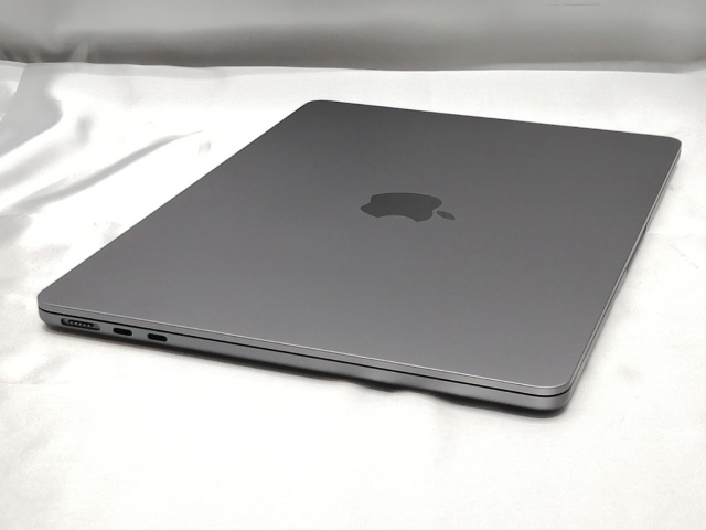 【中古】Apple MacBook Air 13インチ M2(CPU:8C/GPU:8C) 8GB/256GB スペースグレイ MLXW3J/A (M2,2022)【ECセンター】保証期間１ヶ月【ランクB】