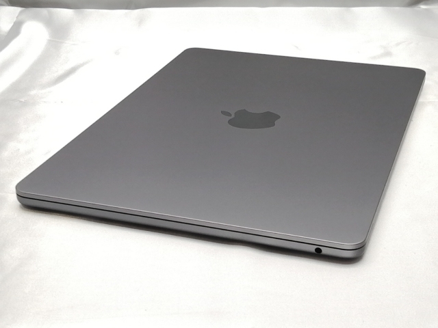 【中古】Apple MacBook Air 13インチ M2(CPU:8C/GPU:8C) 8GB/256GB スペースグレイ MLXW3J/A (M2,2022)【ECセンター】保証期間１ヶ月【ランクB】