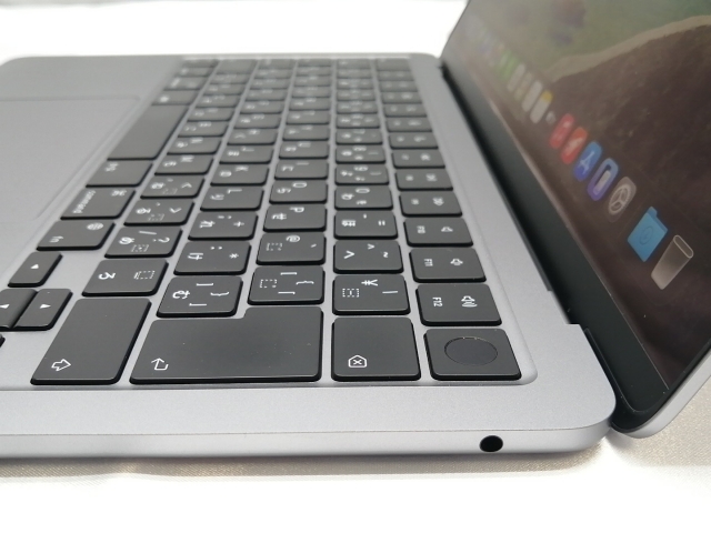 【中古】Apple MacBook Air 13インチ M2(CPU:8C/GPU:8C) 8GB/256GB スペースグレイ MLXW3J/A (M2,2022)【ECセンター】保証期間１ヶ月【ランクB】