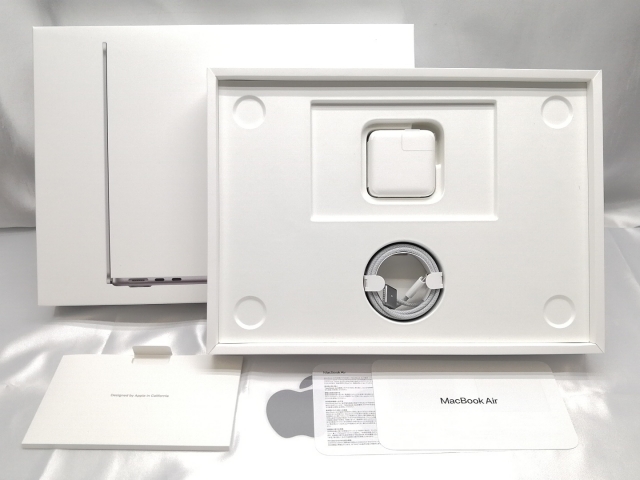 【中古】Apple MacBook Air 13インチ M2(CPU:8C/GPU:8C) 8GB/256GB スペースグレイ MLXW3J/A (M2,2022)【ECセンター】保証期間１ヶ月【ランクB】